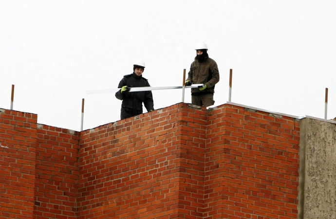 Poliklinika laukia piniginės injekcijos