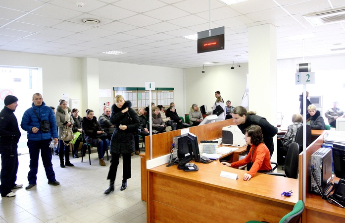 Dėl gyventojų antplūdžio Kauno mokesčių inspekcija dirbs ilgiau