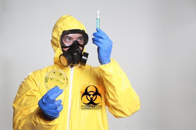 Į dvikovą su Ebola – tik su guminėmis pirštinėmis