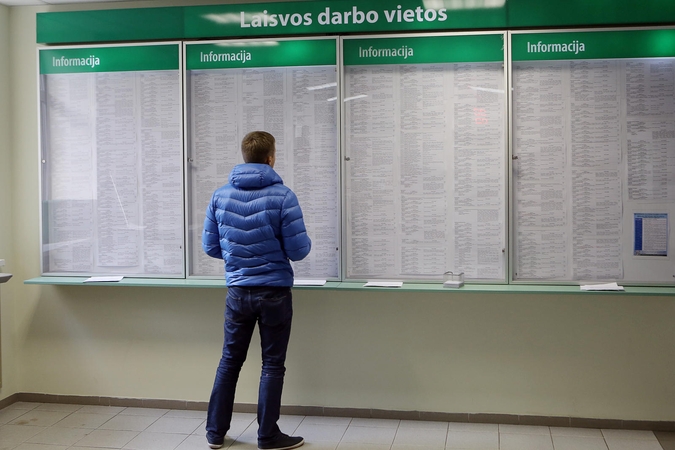 Seimas spręs, ar dirbančių nepilnamečių uždarbį įskaityti į šeimos pajamas