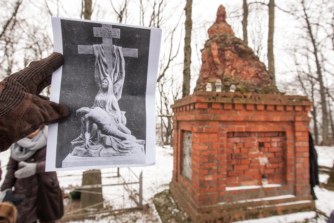 Susirūpino karių paminklu Aleksoto kapinėse