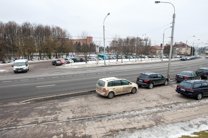 Prie Kauno klinikų bus mažiau vietų automobiliams, nei tikėtasi