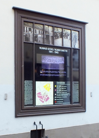 Sostinėje įrengta informacinė vitrina, pasakojanti apie Vilniaus getą 