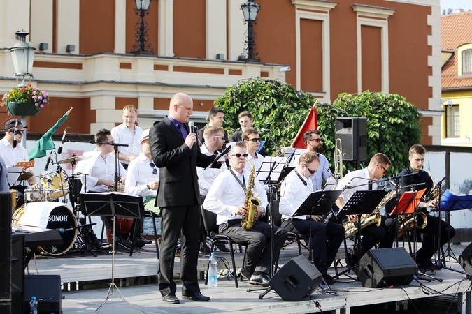 Šventinę dieną pagardino džiazas
