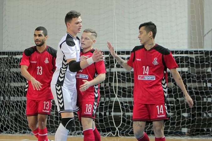 Lietuvos salės futbolo čempionato finalas prasidėjo „Vyčio“ pergale