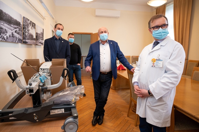 Savivaldybės parama palengvins medikų, aptarnaujančių sunkiai judančius ligonius, darbą
