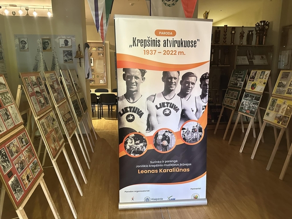 Klaipėdoje – unikali krepšinio atvirukų paroda