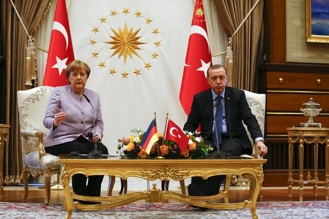 R. T. Erdoganas priekaištauja A. Merkel dėl žodžių junginio „islamistinis teroras“ 