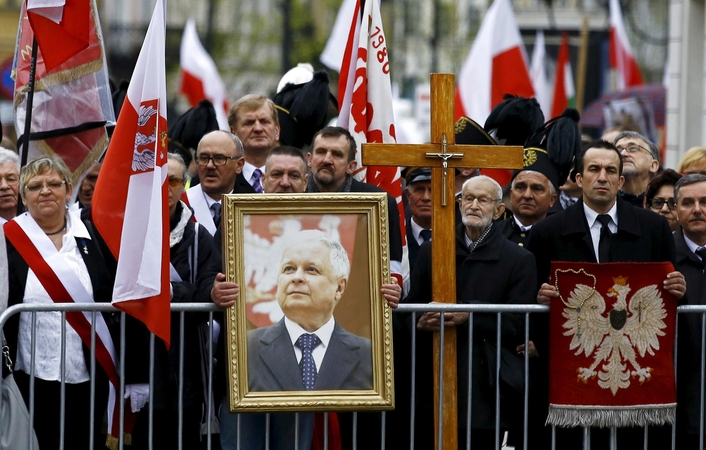 Siūlo neskubėti įamžinti L. Kaczynskio ir B. Nemcovo atminimo Vilniuje