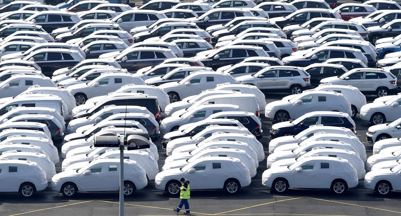 „Volkswagen“ teks atšaukti 124 tūkst. elektromobilių