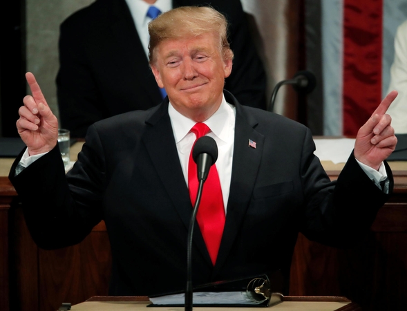 Apklausa: daugiau kaip pusė amerikiečių balsuotų prieš D. Trumpą