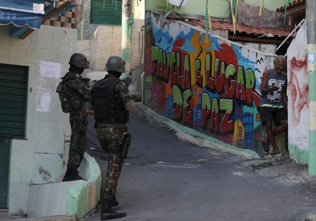 Brazilų policija Rio de Žaneiro faveloje nušovė aštuonis asmenis