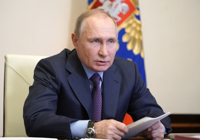 V. Putinas atmeta užsienio kritiką „Sputnik V“