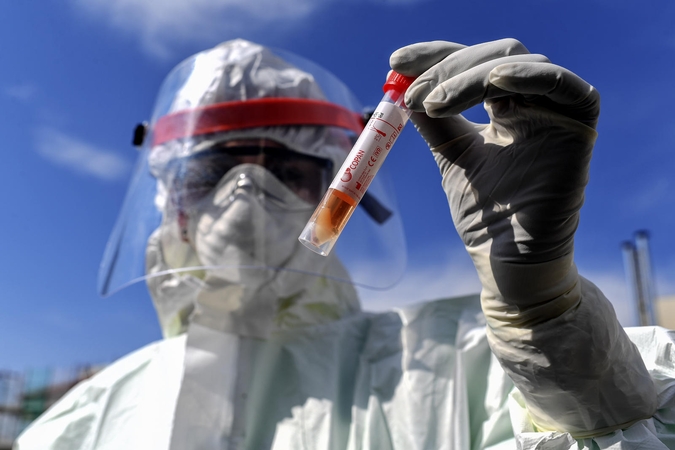 Epidemiologai sunerimę: Nemenčinėje sparčiai plečiasi koronaviruso židinys 
