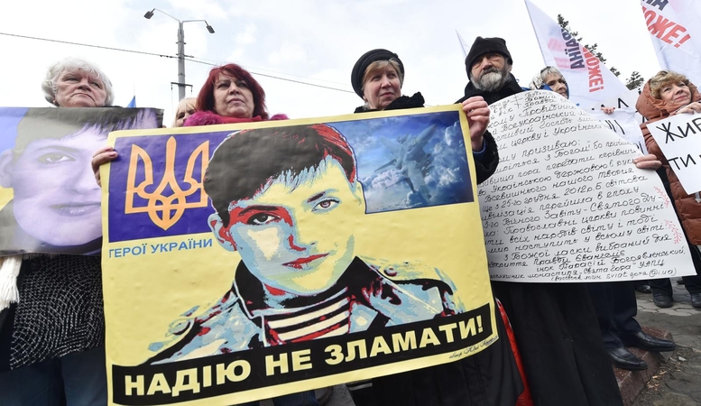 Ukrainos prezidentas dėl N. Savčenko pasirengęs kalinių apsikeitimui 