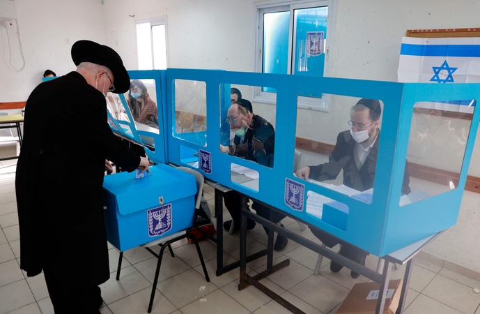 Izraelyje prasidėjo balsavimas ketvirtuose rinkimuose per pastaruosius dvejus metus