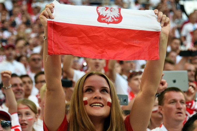 71 proc. lenkų mano, kad jų valstybė turėtų ginti Baltijos šalis
