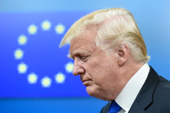 Prezidentė: Europai nevertėtų veltis į prekybos karą su JAV