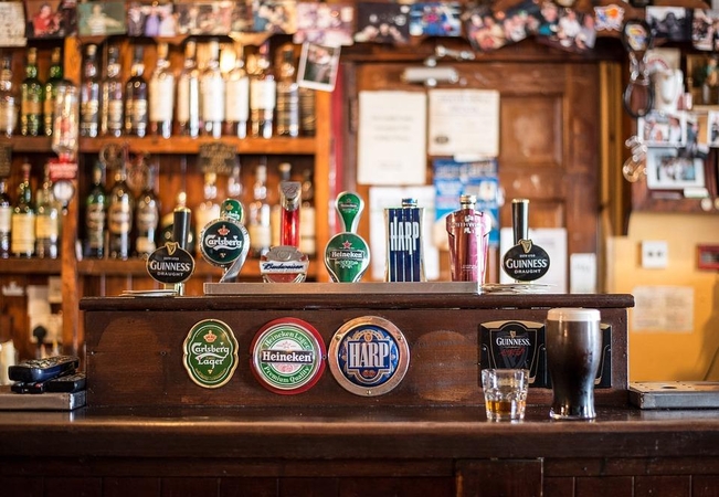 Barų ir restoranų atstovai: uždraudus alkoholio reklamą patirtume nuostolių