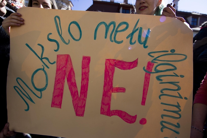 Dėl mokslo metų ilginimo ministrė žada apsispręsti per mėnesį