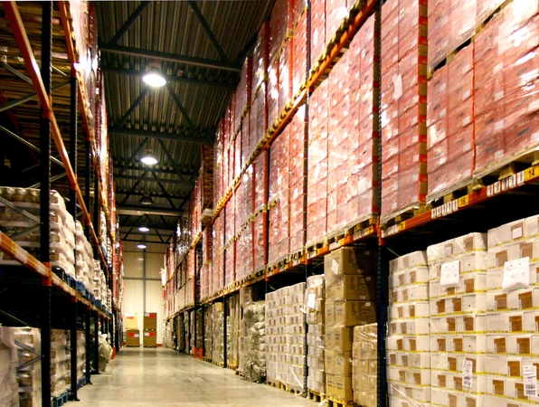 Kiek per metus pabrango eksportuotos ir importuotos prekės?