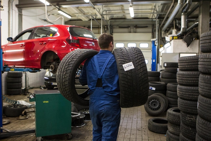 Aplinkosaugininkų tikrinamų autoservisų meistrai apsimeta net klientais 