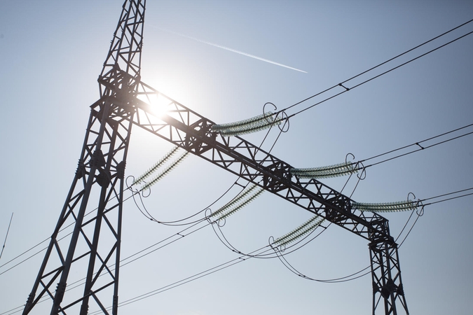 Vasarį Baltijos šalyse pagaminta trečdaliu mažiau elektros energijos