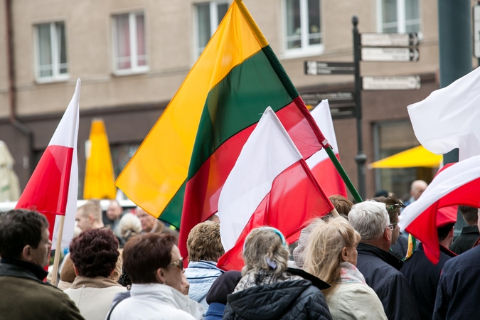 Lietuvos politikai nori artimesnių ryšių su Lenkija
