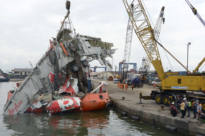 „AirAsia“ lainerio katastrofa siejama su uodegos vairo gedimu