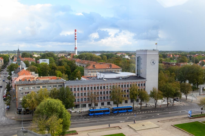 Laukimas: Klaipėdos valstybinis muzikinis teatras jau nusivilko pastolių ir tvorų rūbą.