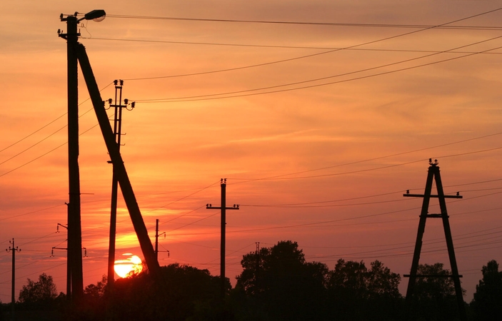 Jau galima teikti prašymus dėl kompensacijų už elektros stulpus