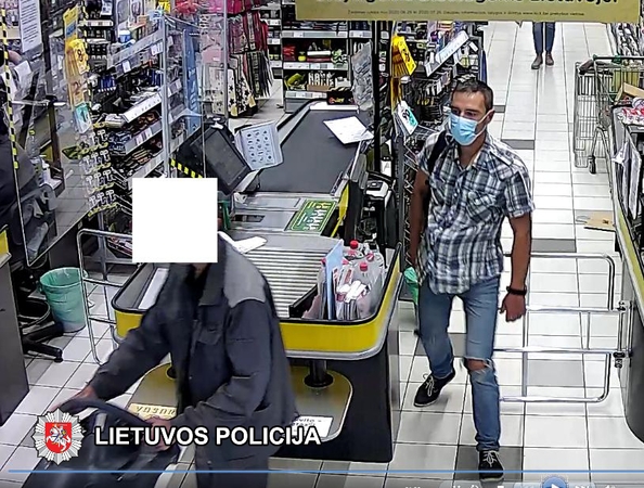 Policija aiškinasi, kas iš parduotuvės Vilniuje vogė alkoholinius gėrimus