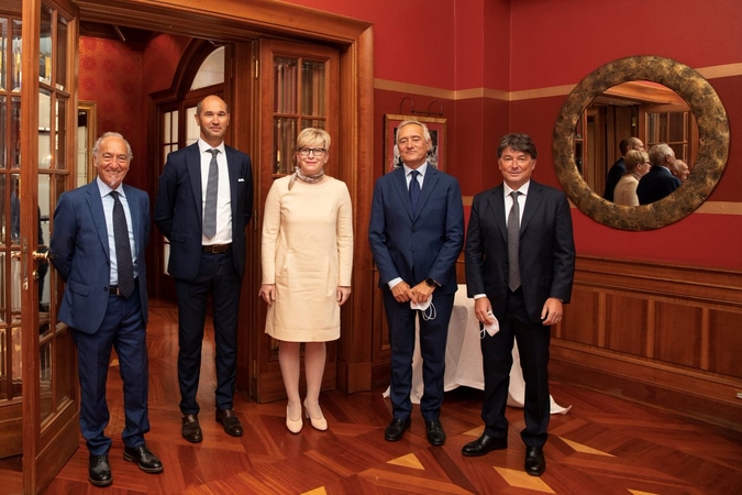 Premjerė su Italijos farmacijos bendrovių atstovais aptarė dvišalio bendradarbiavimo galimybes