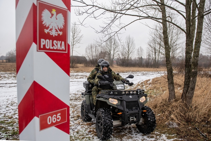 Migrantai iš Baltarusijos 345 kartus skambino humanitarinės pagalbos darbuotojams Lenkijoje