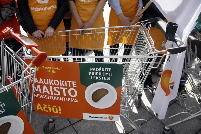 Maisto produktų paketai nepasiturinčiuosius pasieks ir karantino metu