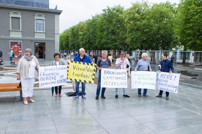 Kauniečiai ragino savivaldybę spręsti vandens tiekimo problemas
