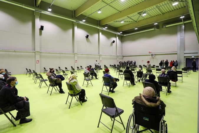 A. Dulkys: masinis vakcinavimas prasidės anksčiau, jau gegužę