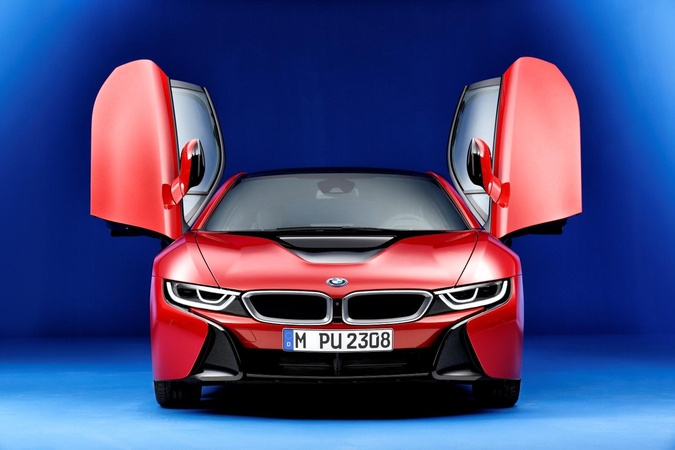 Naujasis „BMW 7" serijos modelis – prabangus ir galingas sedanas