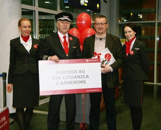 Antrąją Naujųjų metų dieną „Air Lituanica“ pasveikino 50 000 -ąjį keleivį