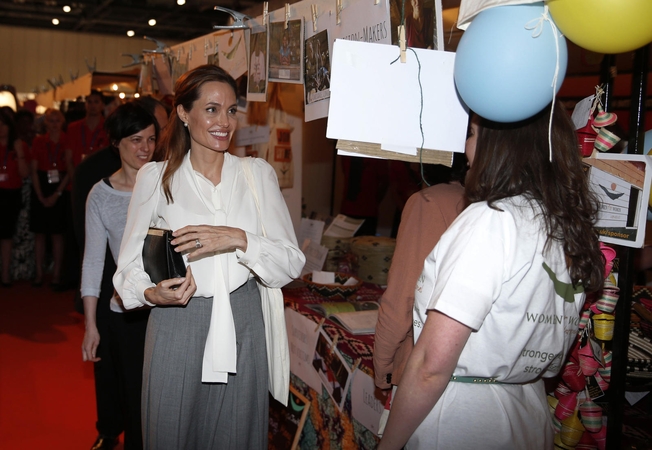A. Jolie iniciatyva sulaukė kitų garsenybių palaikymo