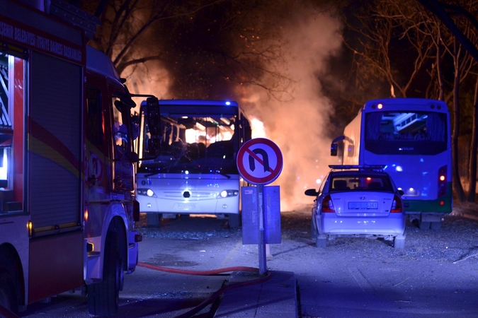 Per sprogimą Ankaroje žuvo bent 28 žmonės, per 60 sužeista
