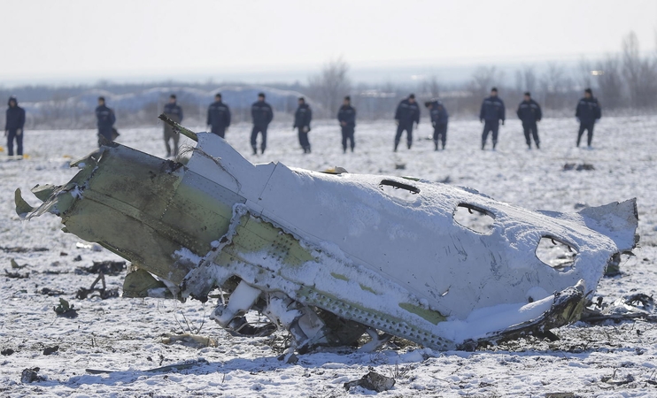 Rusijoje sudužusio „Flydubai“ lainerio pilotų paskutiniai žodžiai buvo „Kilk!“