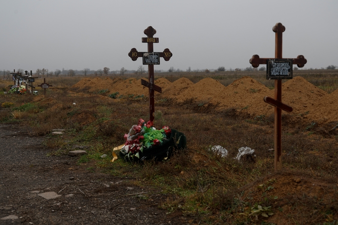 Pareigūnas: Chersone atsitraukus rusų pajėgoms rasta siaubingo kankinimų masto įrodymų 