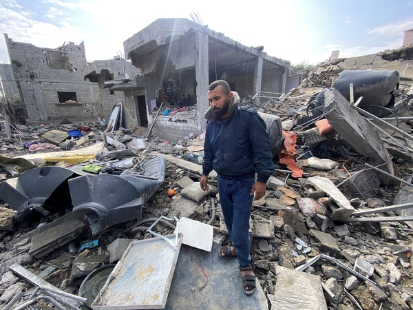 Izraelis Kalėdų dieną tęsia Gazos Ruožo bombardavimą