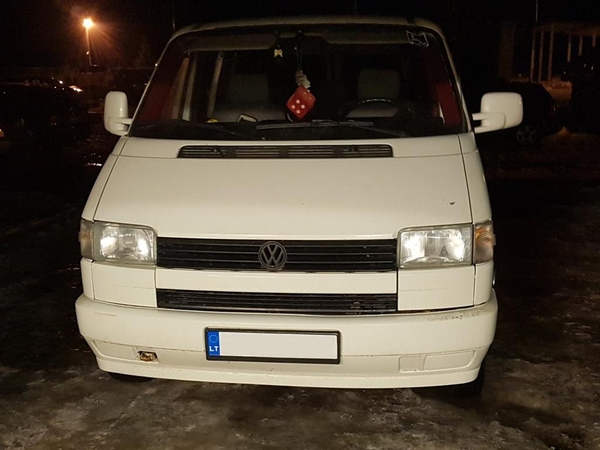 Cigaretes dujų balione slėpusiai moteriai – bauda ir automobilio konfiskavimas