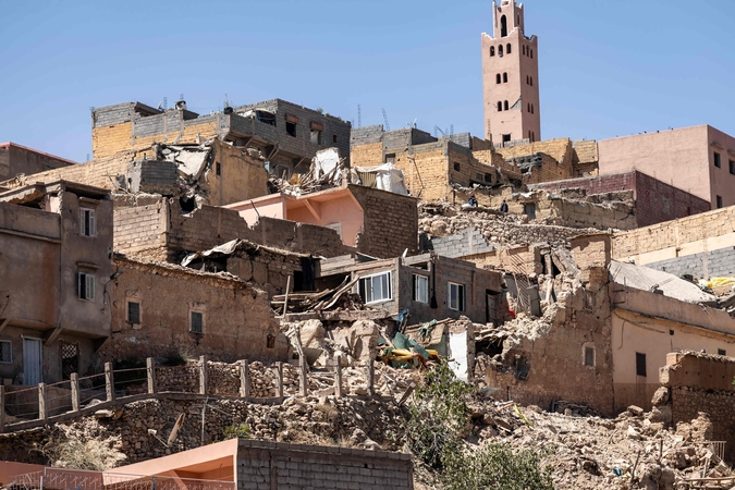 Alžyras leis per savo oro erdvę skristi lėktuvams, kuriais gabenama humanitarinė pagalba Marokui