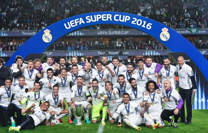 Madrido „Real“ klubas trečią kartą laimėjo Europos futbolo supertaurę