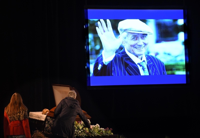 Maskvoje atsisveikinta su poetu J. Jevtušenka