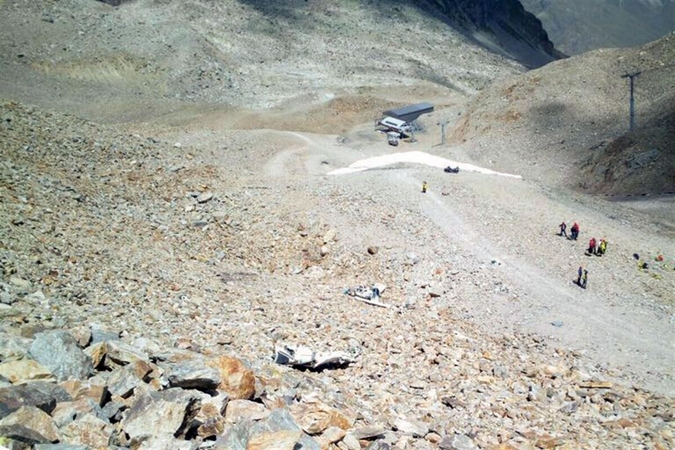 Per lėktuvo avariją stovykloje Šveicarijoje žuvo paaugliai ir pilotas