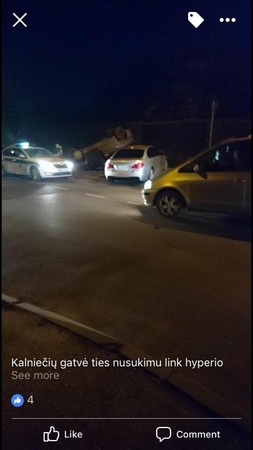 Po susidūrimo su BMW „Citroen“ apsivertė, vairuotojas – Klinikose
